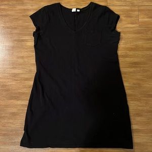 Gap Black t-shirt dress with front pocket size large